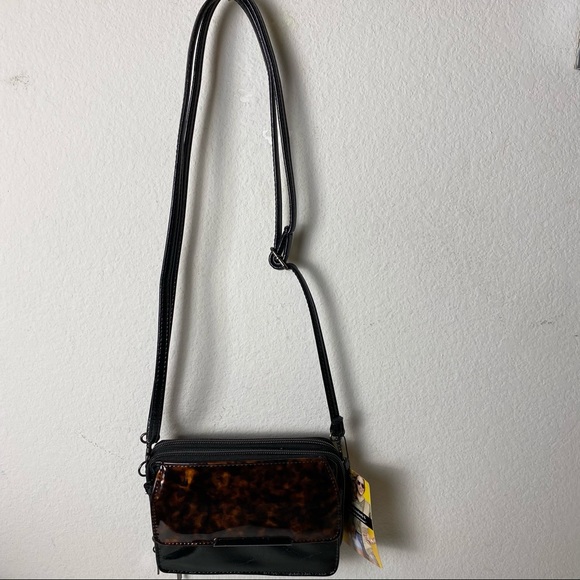 Mundi On the Move Crossbody & Hip Hugger - Picture 3 of 10